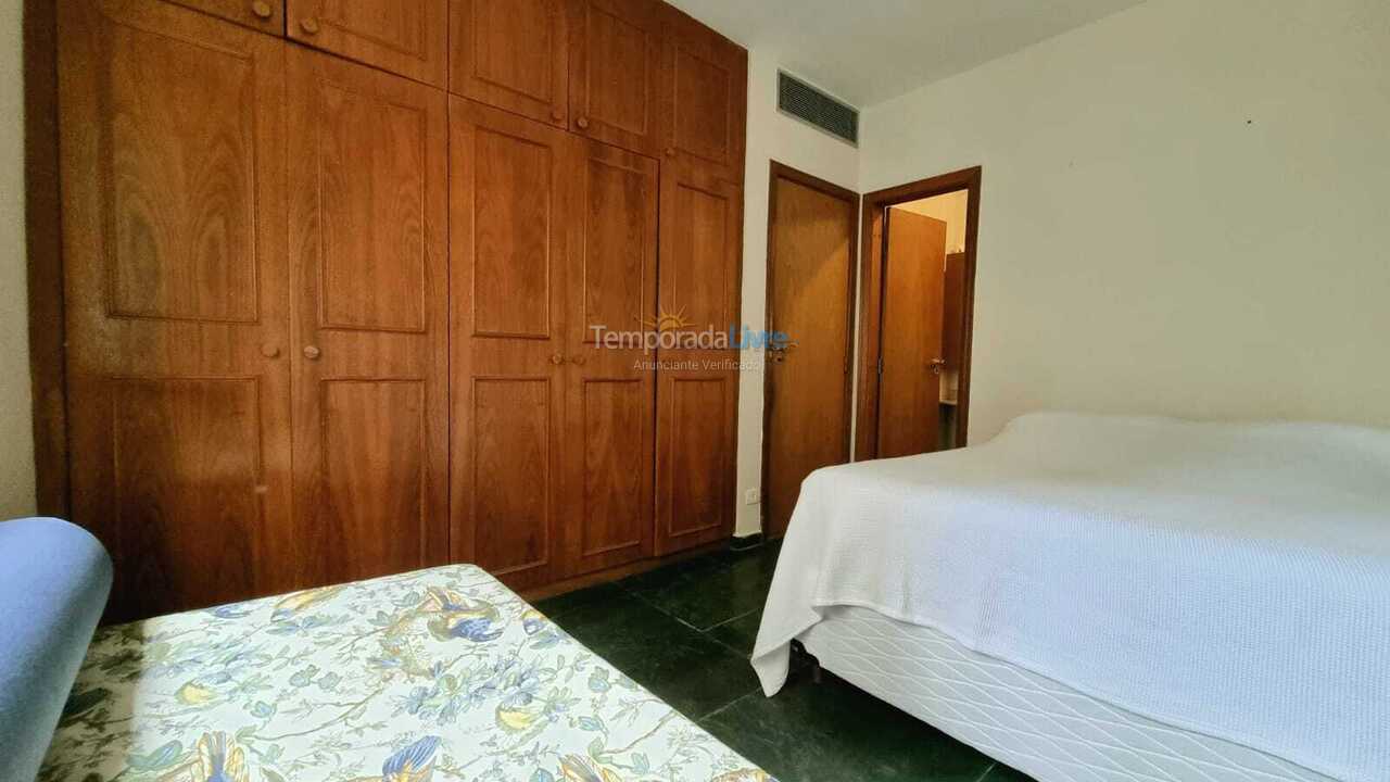 Apartment for vacation rental in Guarujá (Pitangueiras)