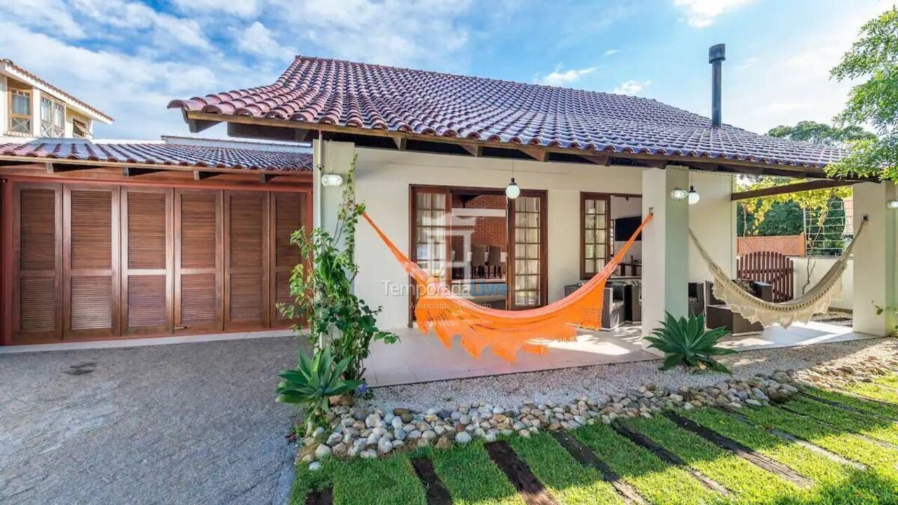 Casa para aluguel de temporada em Florianopolis (Jurerê Internacional)