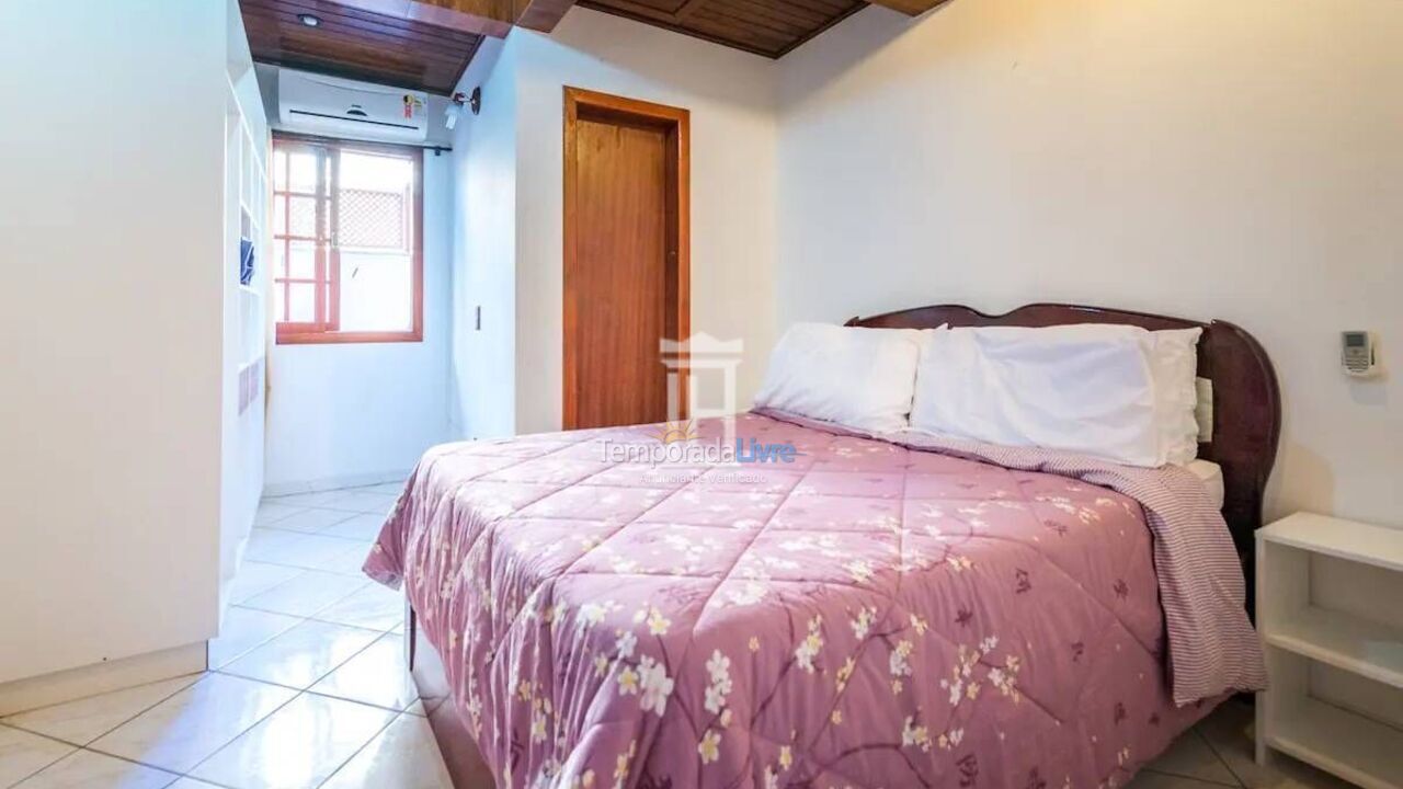 Casa para aluguel de temporada em Florianopolis (Jurerê Internacional)