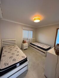 ¡Disponible para Nochevieja! Casa en urbanización cerrada con 4 suites y piscina climatizada.