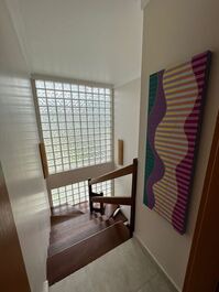 ¡Disponible para Nochevieja! Casa en urbanización cerrada con 4 suites y piscina climatizada.