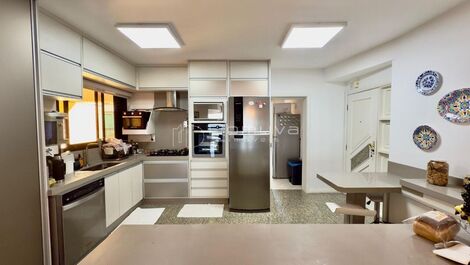 Alquiler por temporada de 3 suites frente al mar en Balneário Camboriú