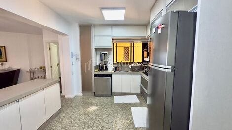 Alquiler por temporada de 3 suites frente al mar en Balneário Camboriú