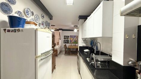 Seasonal rental in the seafront block with 3 bedrooms in Balneário Camboriú