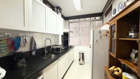 Seasonal rental in the seafront block with 3 bedrooms in Balneário Camboriú