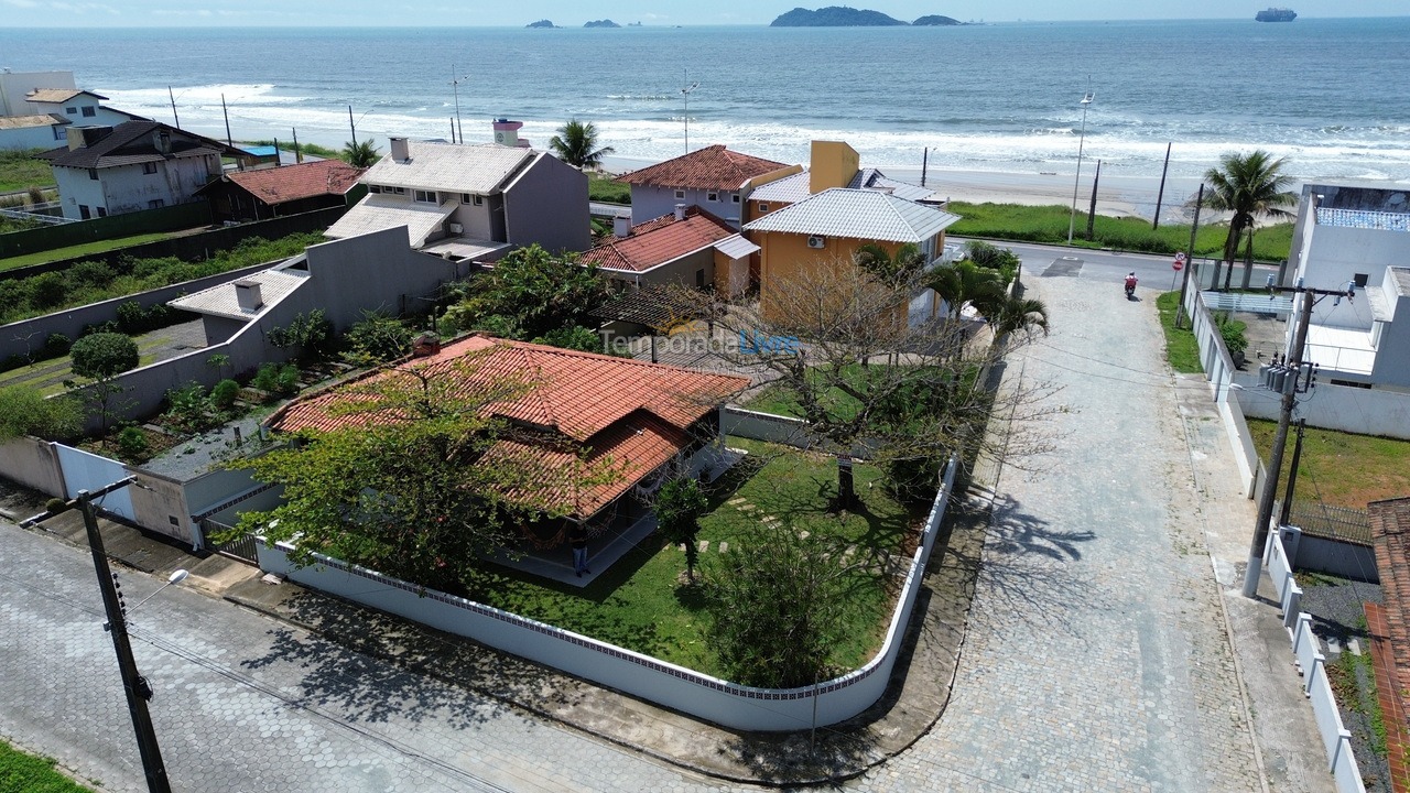 Casa para alquiler de vacaciones em São Francisco do Sul (Itaguaçu)