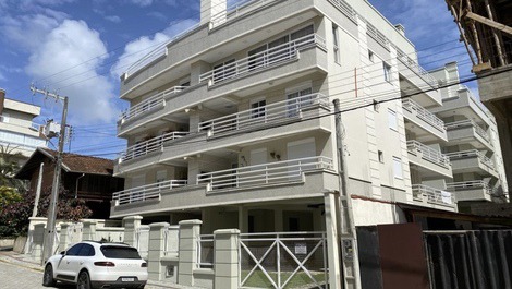 Apto diferenciado, próximo ao mar(80mts), ver fotos