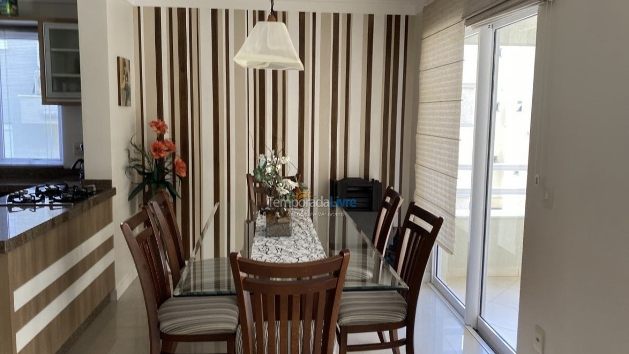 Apartamento para aluguel de temporada em Bombinhas (Praia de Bombas)