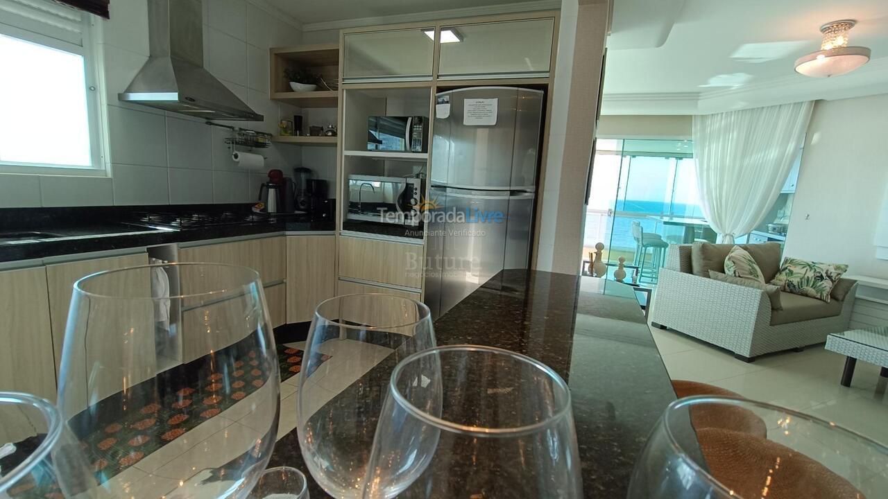 Apartamento para aluguel de temporada em Itapema (Meia Praia)