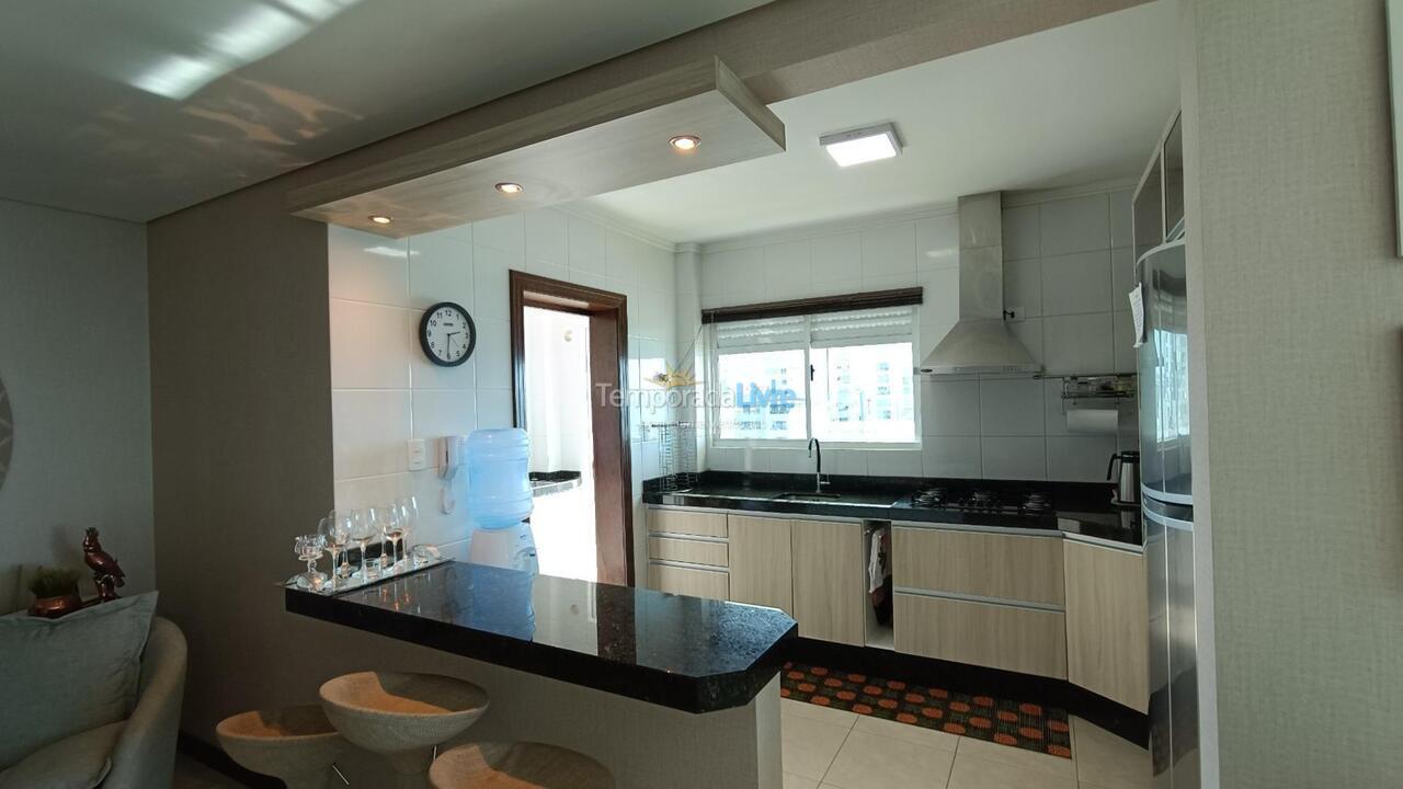 Apartamento para aluguel de temporada em Itapema (Meia Praia)