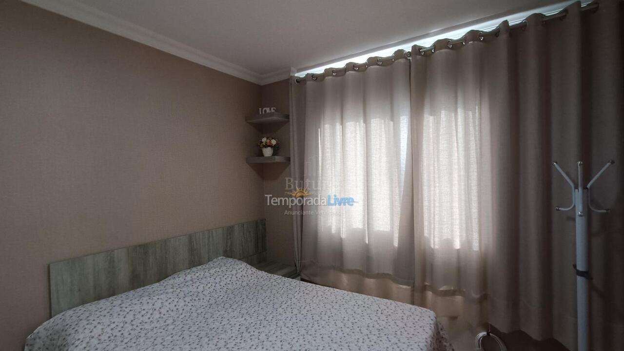 Apartamento para aluguel de temporada em Itapema (Meia Praia)