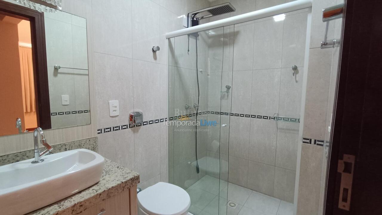 Apartamento para aluguel de temporada em Itapema (Meia Praia)