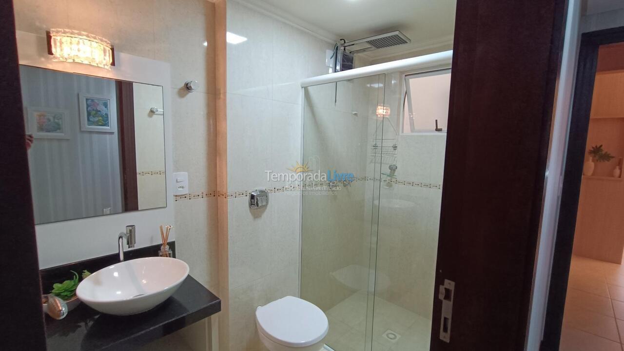 Apartamento para aluguel de temporada em Itapema (Meia Praia)