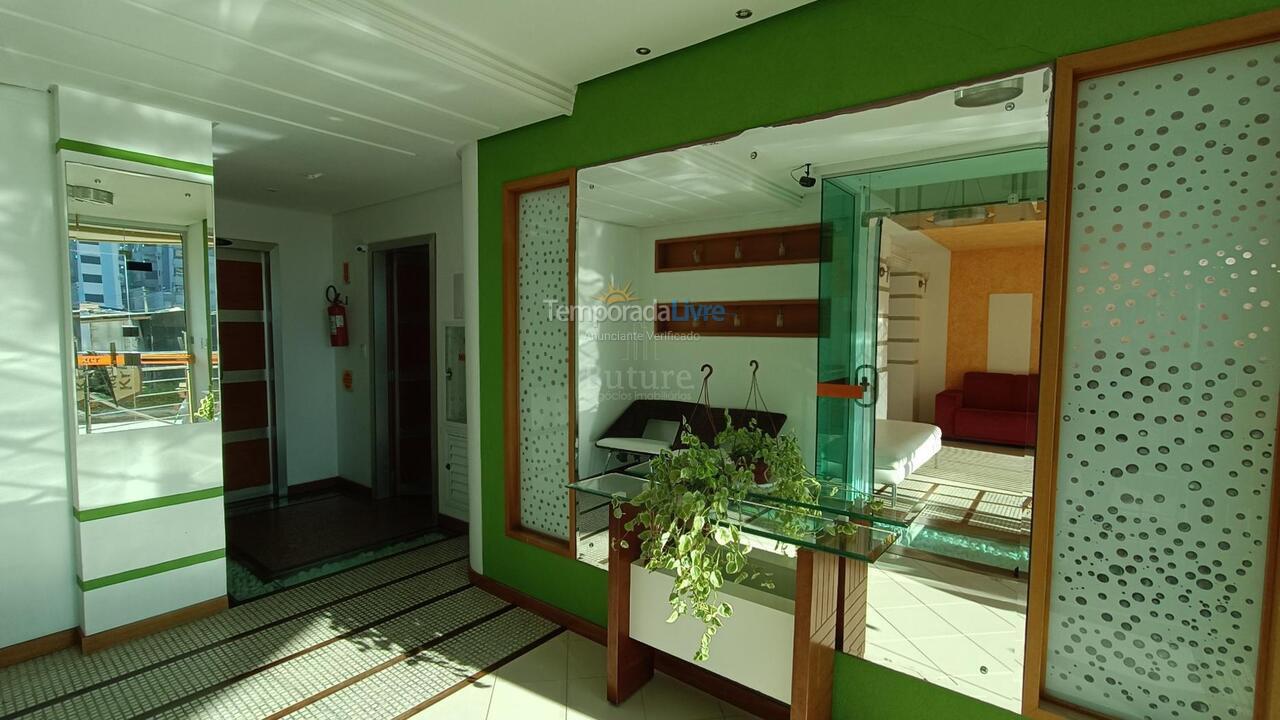 Apartamento para aluguel de temporada em Itapema (Meia Praia)