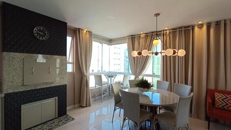 HERMOSO AP QUADRA MAR CON 3 SUITES FINA MOBILIA