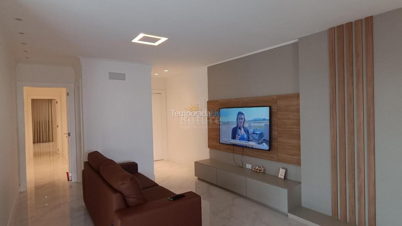 Apartamento para aluguel de temporada em Itapema (Meia Praia)