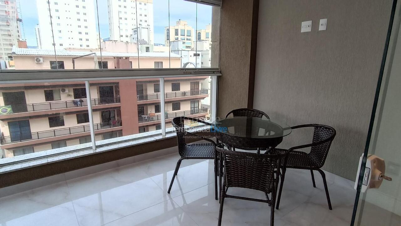 Apartamento para aluguel de temporada em Itapema (Meia Praia)