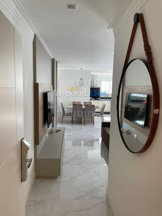 Apartamento para aluguel de temporada em Itapema (Meia Praia)