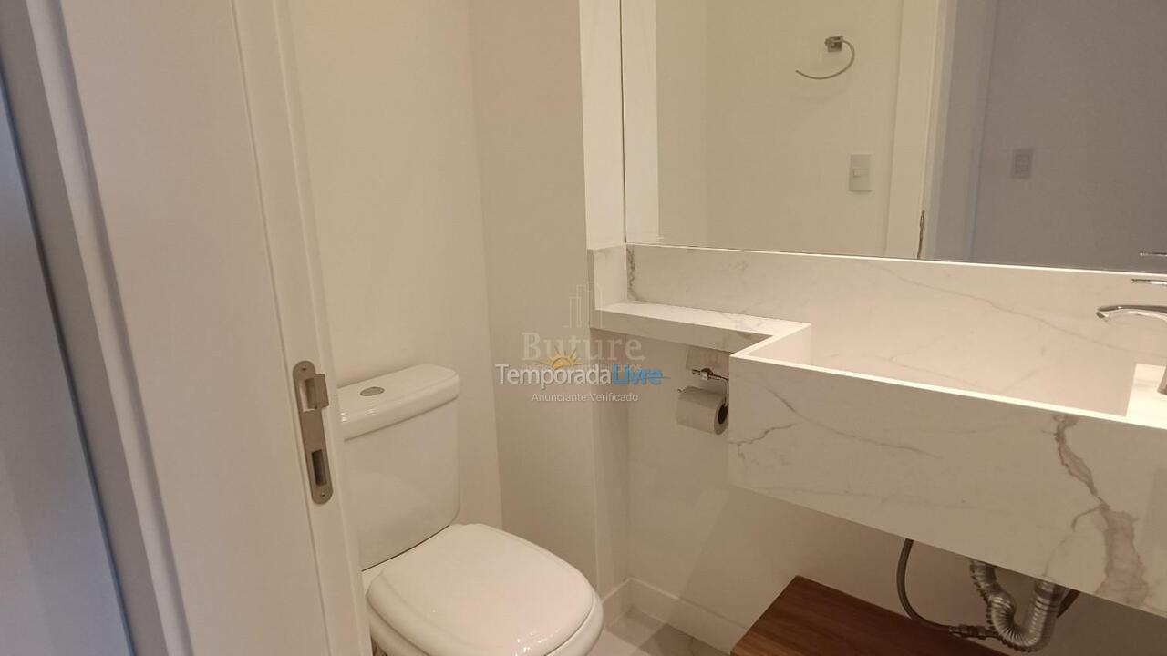Apartamento para aluguel de temporada em Itapema (Meia Praia)