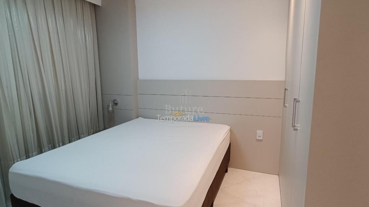 Apartamento para aluguel de temporada em Itapema (Meia Praia)