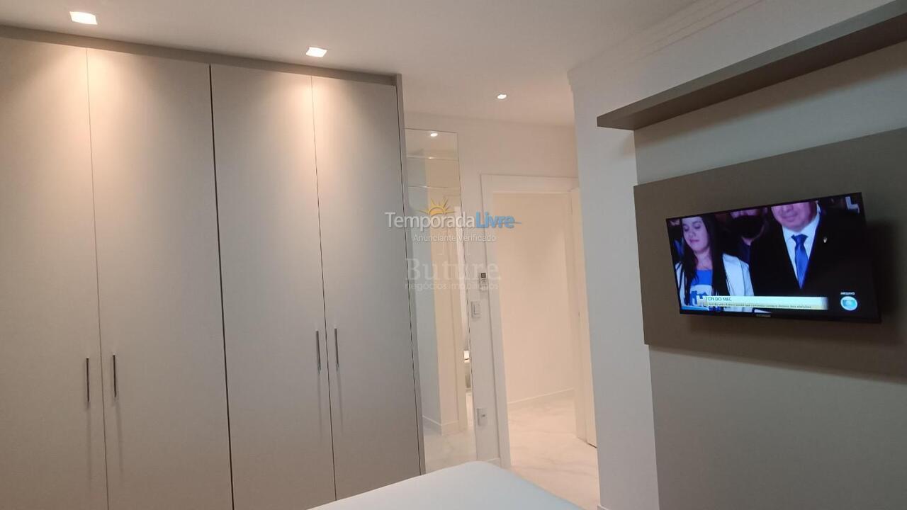 Apartamento para aluguel de temporada em Itapema (Meia Praia)