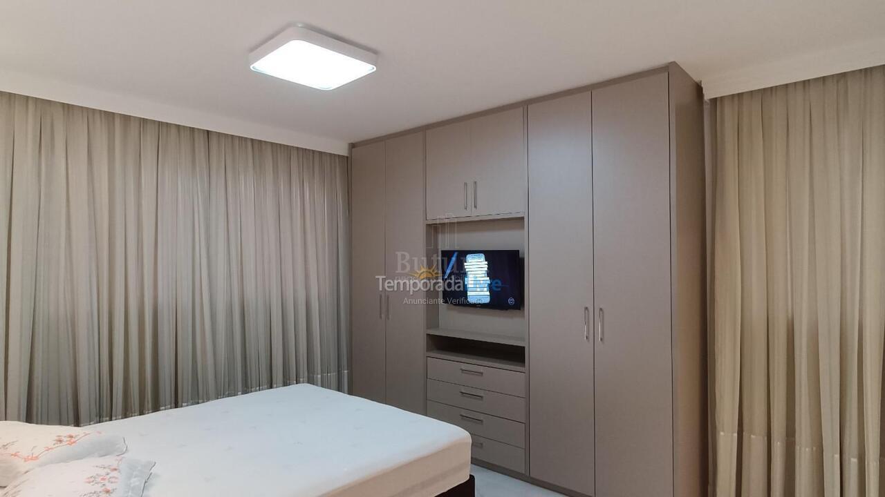 Apartamento para aluguel de temporada em Itapema (Meia Praia)