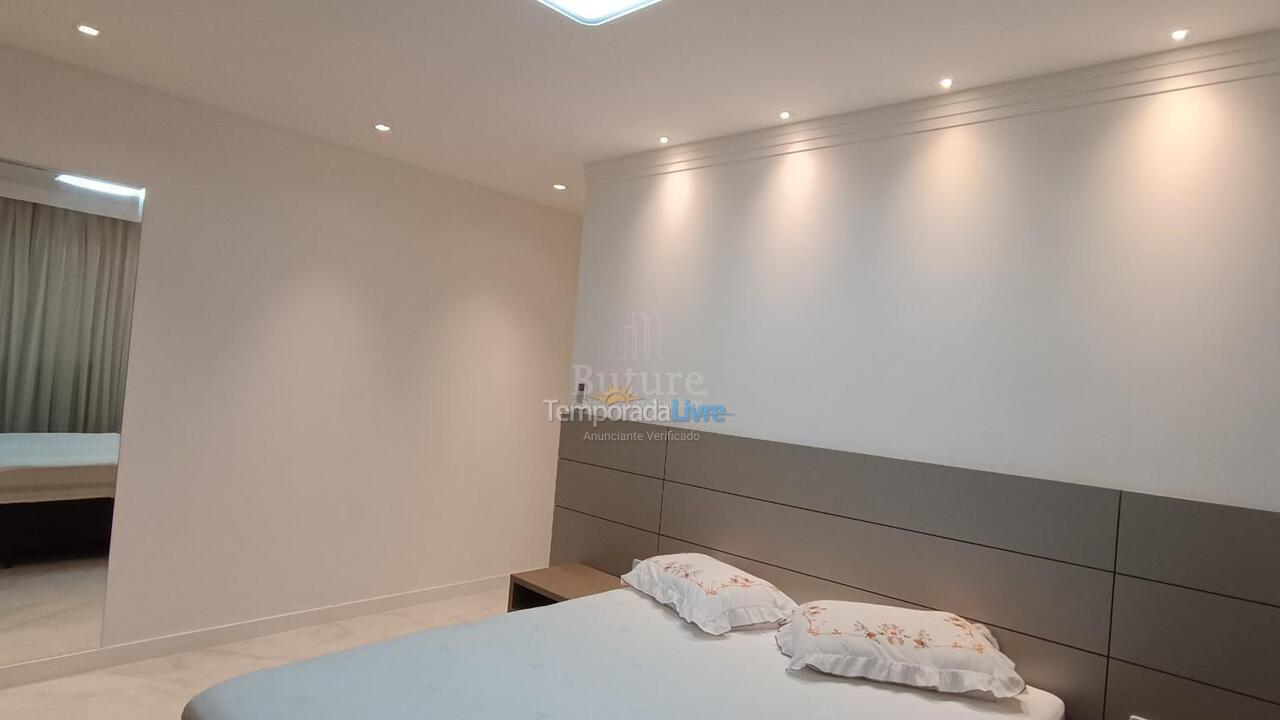 Apartamento para aluguel de temporada em Itapema (Meia Praia)