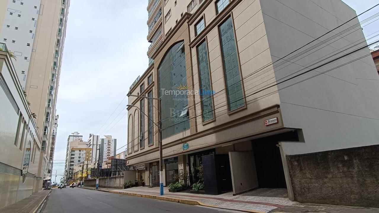 Apartamento para aluguel de temporada em Itapema (Meia Praia)