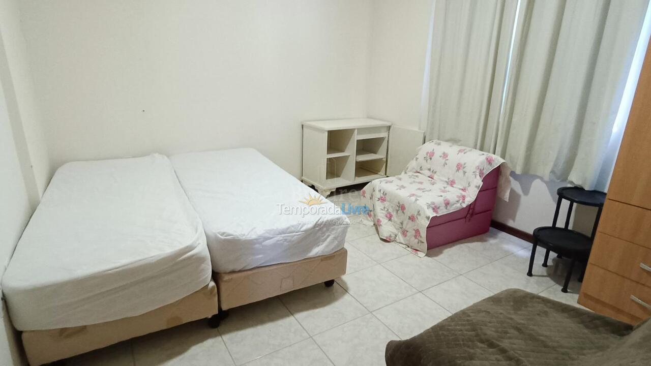 Apartamento para aluguel de temporada em Itapema (Meia Praia)