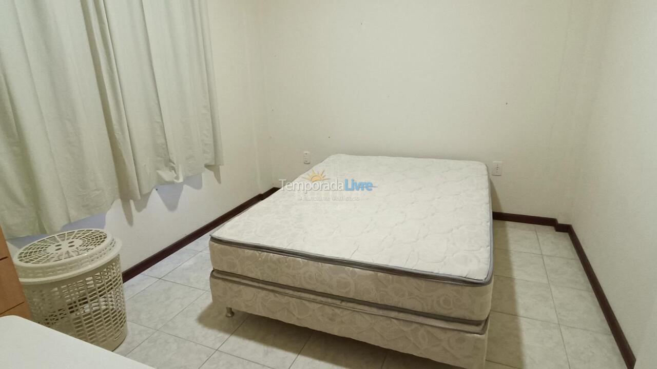 Apartamento para aluguel de temporada em Itapema (Meia Praia)