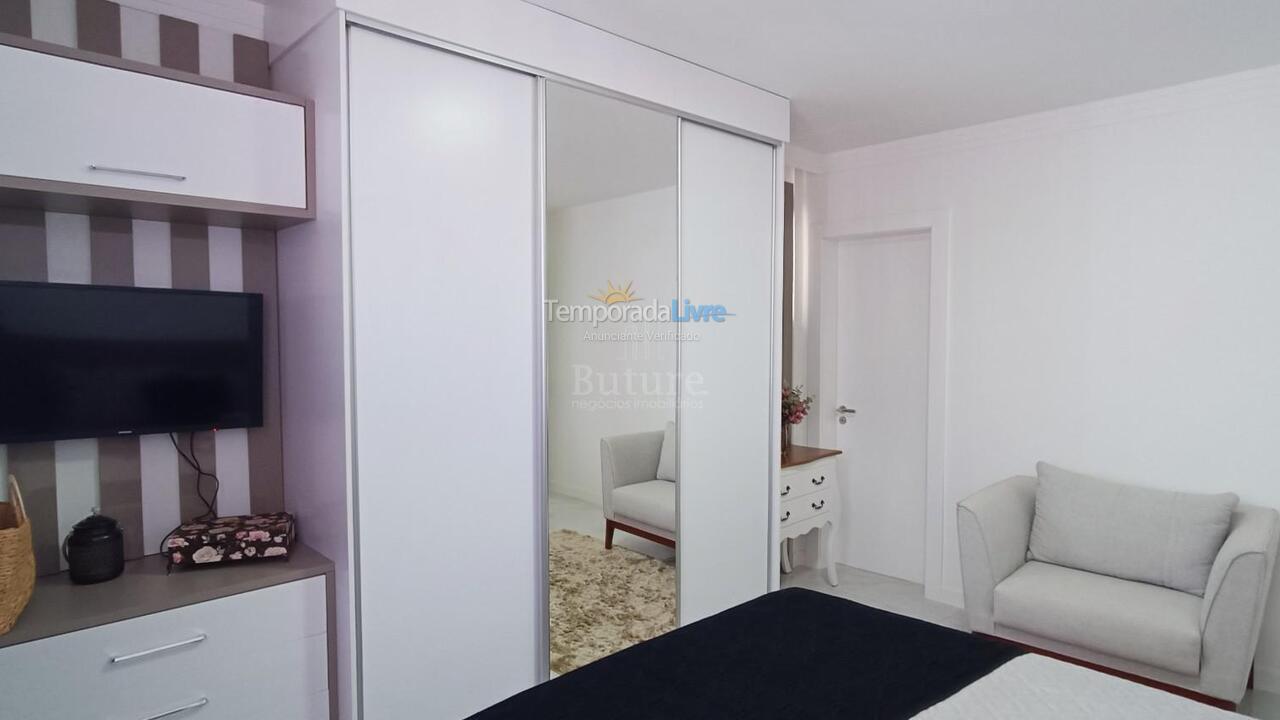 Apartment for vacation rental in Itapema (Meia Praia)