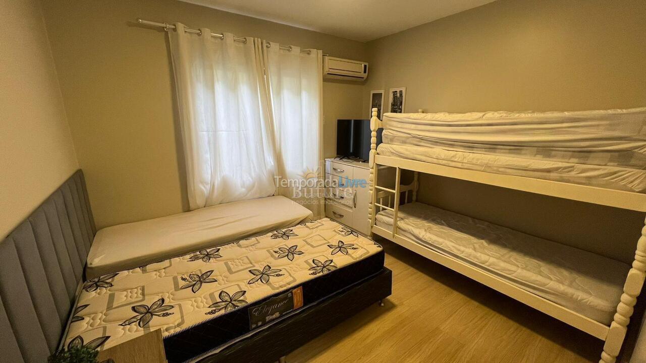 Apartment for vacation rental in Itapema (Meia Praia)