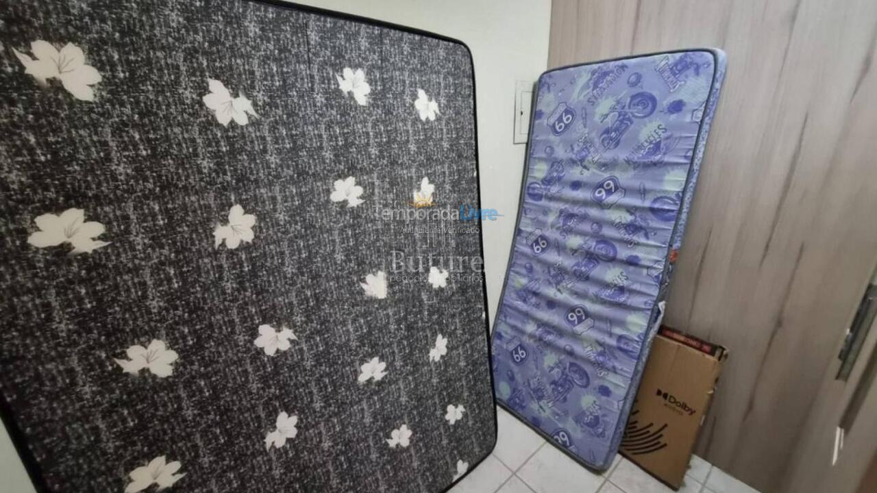 Apartamento para aluguel de temporada em Itapema (Meia Praia)