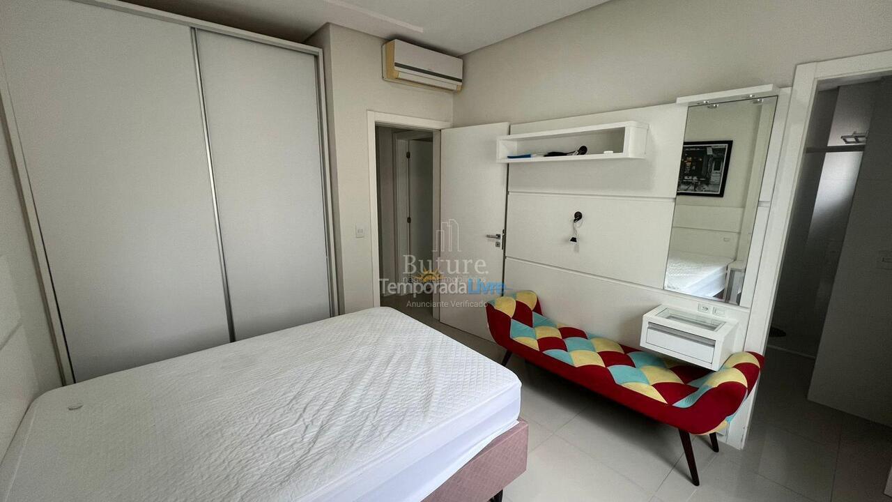 Apartment for vacation rental in Itapema (Meia Praia)