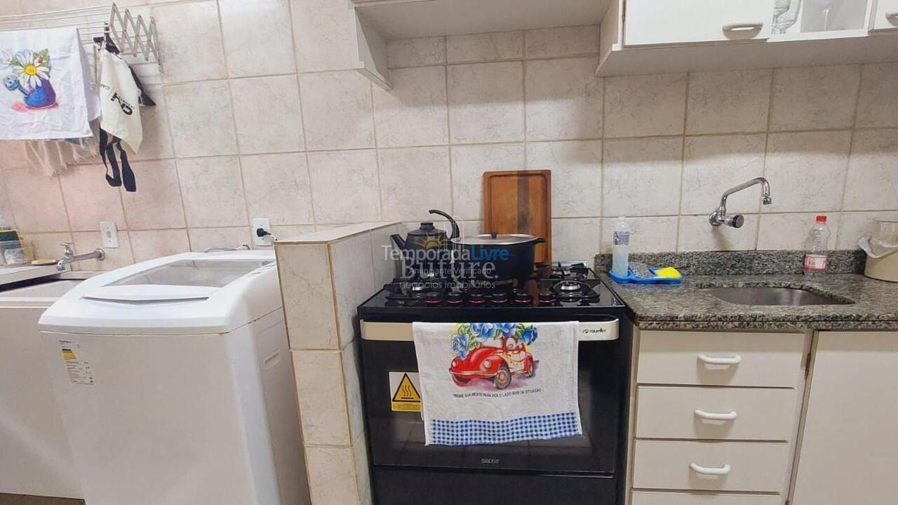 Apartamento para aluguel de temporada em Itapema (Meia Praia)