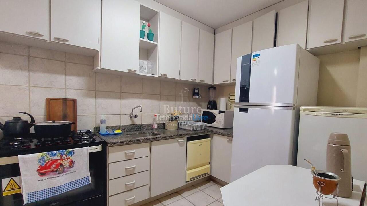 Apartamento para aluguel de temporada em Itapema (Meia Praia)