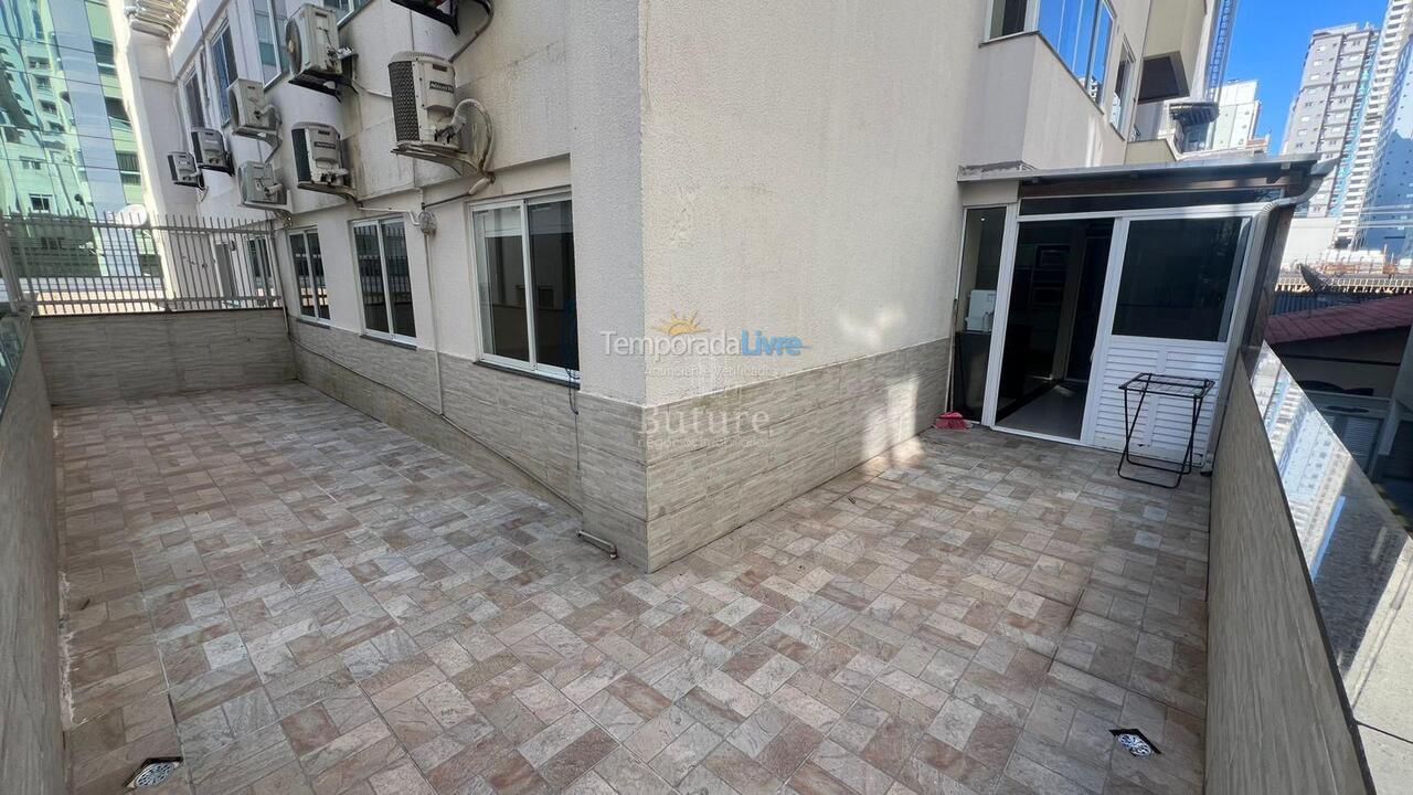 Apartamento para aluguel de temporada em Itapema (Meia Praia)