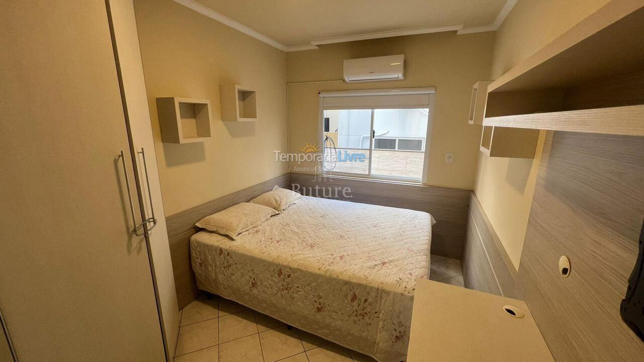 Apartamento para aluguel de temporada em Itapema (Meia Praia)