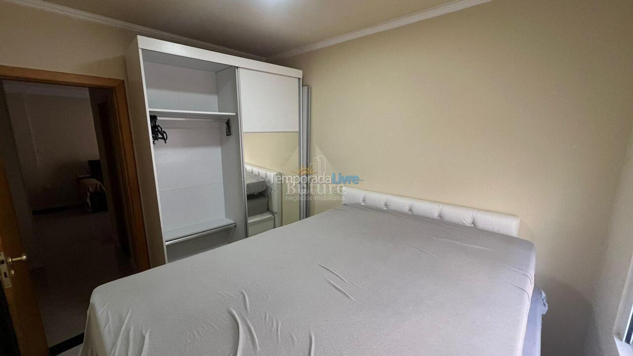 Apartamento para aluguel de temporada em Itapema (Meia Praia)