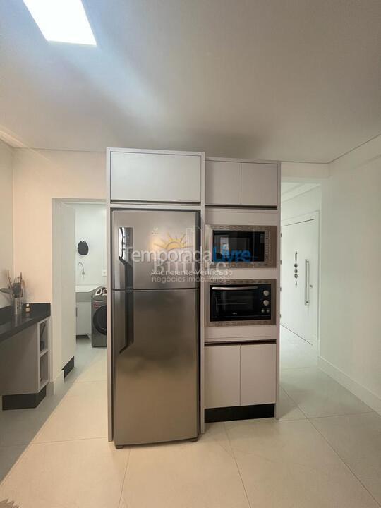 Apartment for vacation rental in Itapema (Meia Praia)