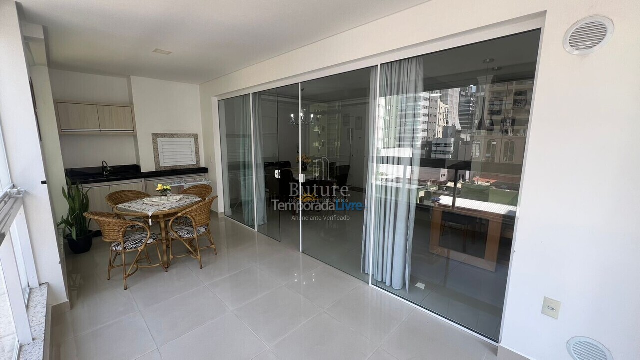 Apartamento para aluguel de temporada em Itapema (Meia Praia)