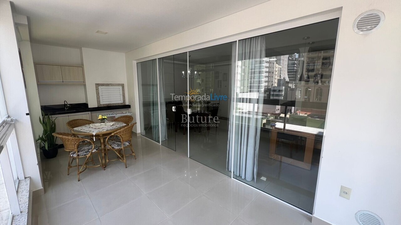 Apartamento para aluguel de temporada em Itapema (Meia Praia)