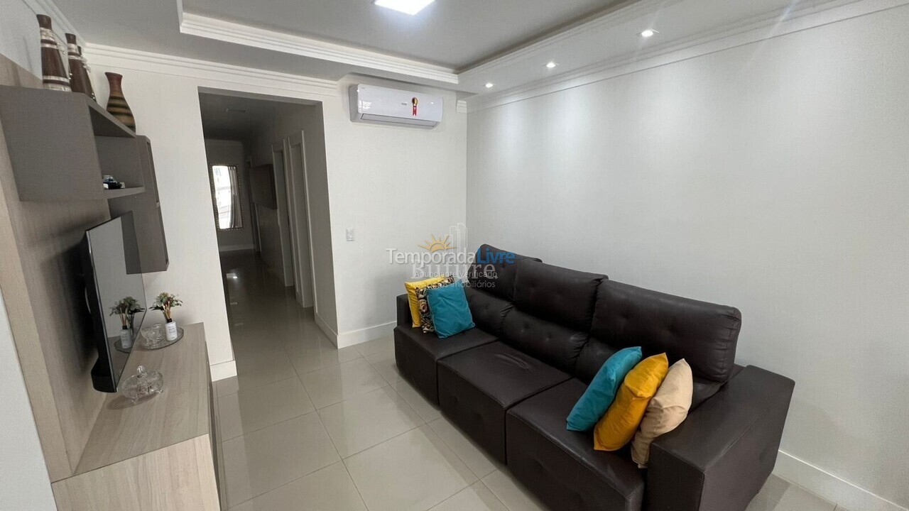 Apartamento para aluguel de temporada em Itapema (Meia Praia)