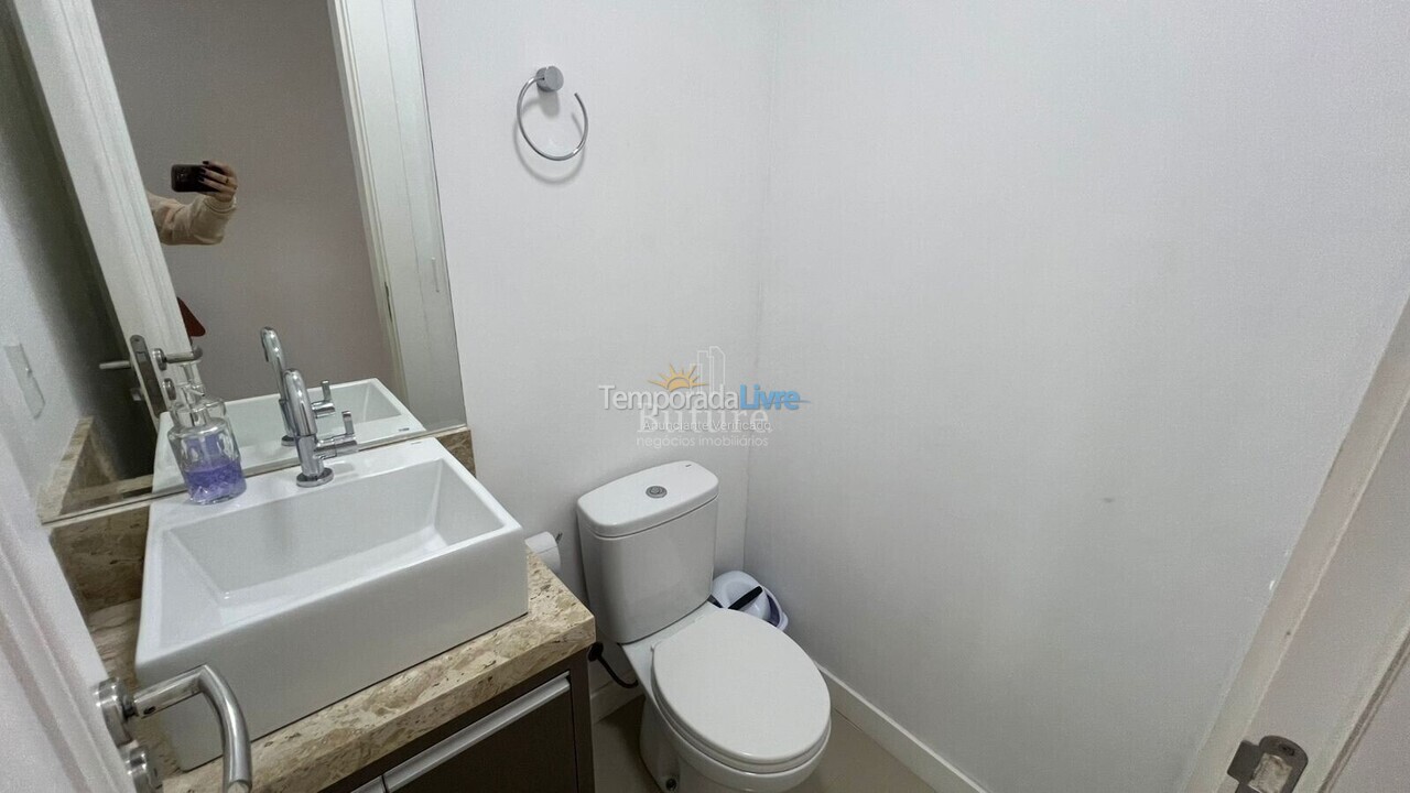 Apartamento para aluguel de temporada em Itapema (Meia Praia)