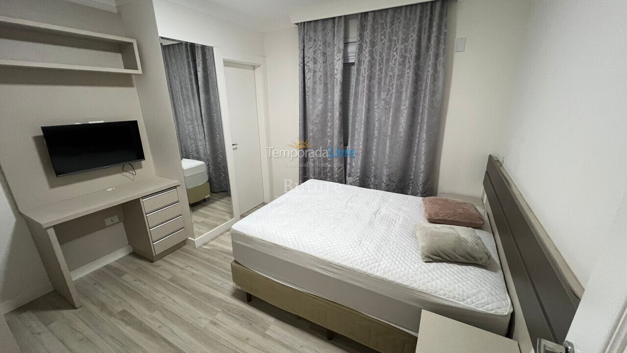 Apartamento para aluguel de temporada em Itapema (Meia Praia)