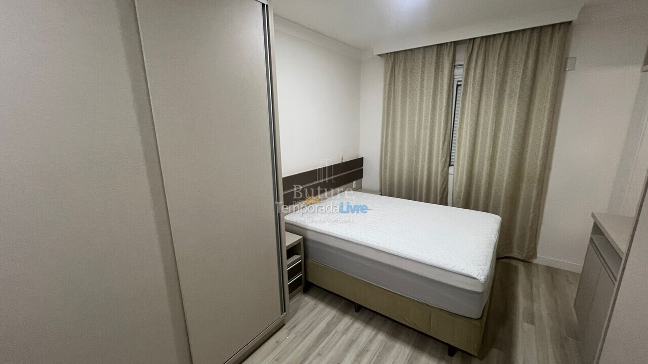 Apartamento para aluguel de temporada em Itapema (Meia Praia)