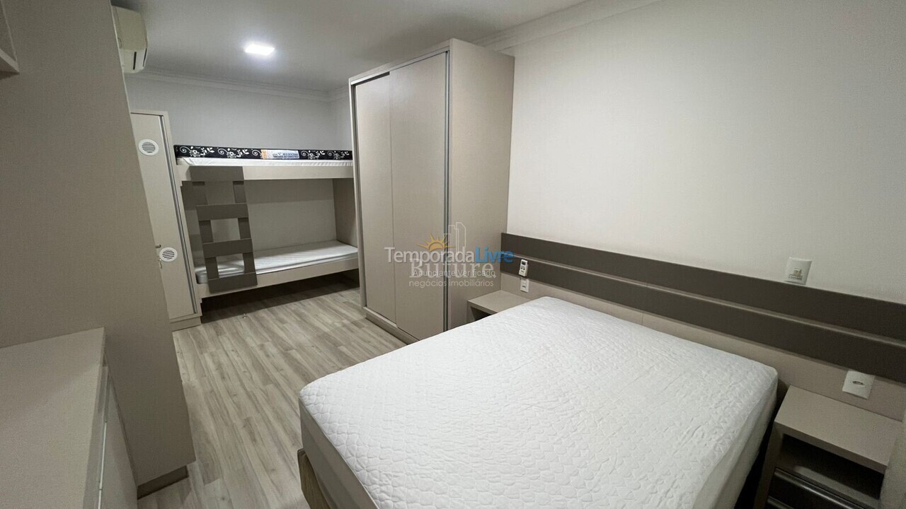 Apartamento para aluguel de temporada em Itapema (Meia Praia)