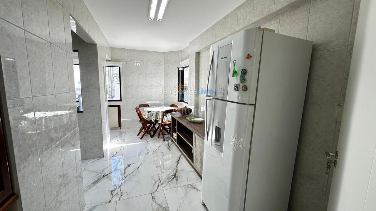 Apartamento para aluguel de temporada em Itapema (Meia Praia)