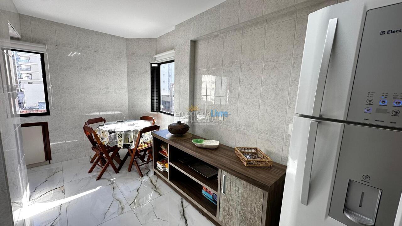 Apartamento para aluguel de temporada em Itapema (Meia Praia)