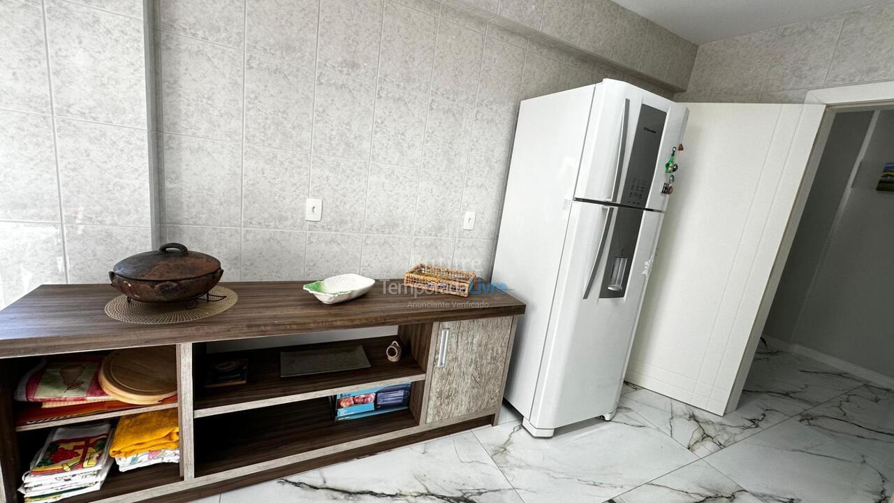 Apartamento para aluguel de temporada em Itapema (Meia Praia)